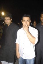 Aamir Khan at Dev Anand_s prayer meet in Mehboob on 16th Dec 2011 (20).JPG